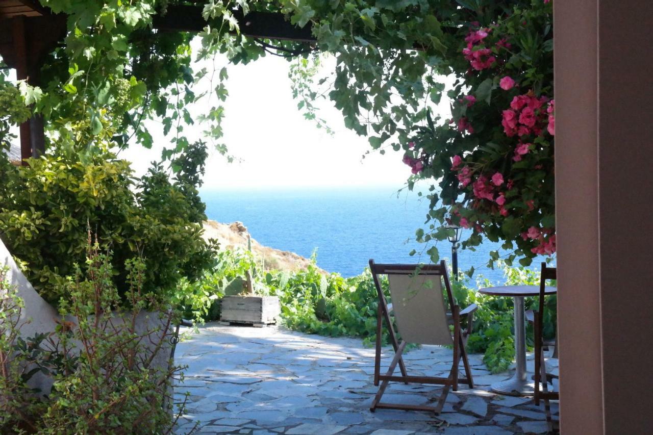 Niriides Studios Apartment Armenistis (Ikaria)